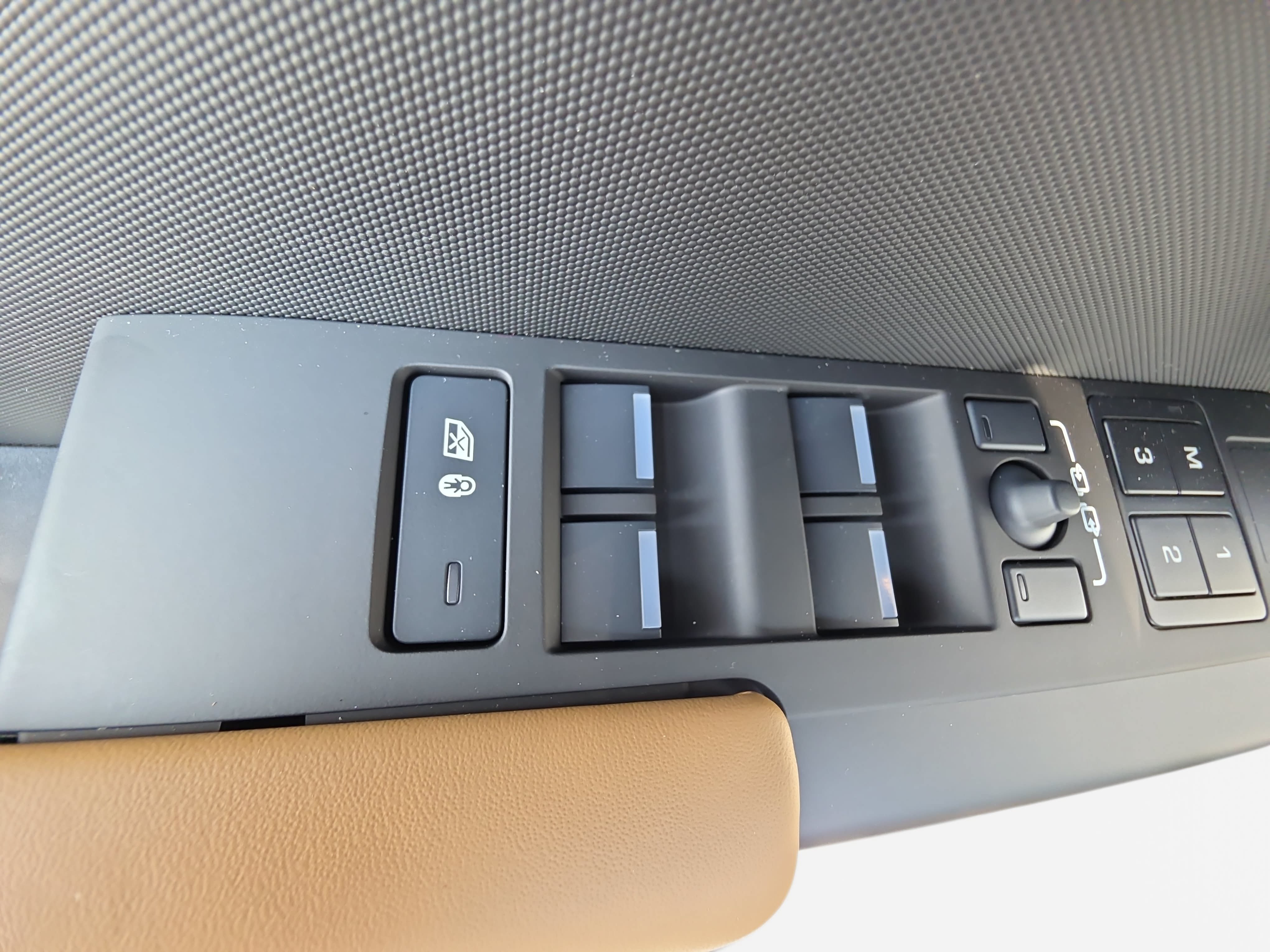 New 2026 Land Rover Defender 110 X-Dynamic SE AWD/4WD image 27
