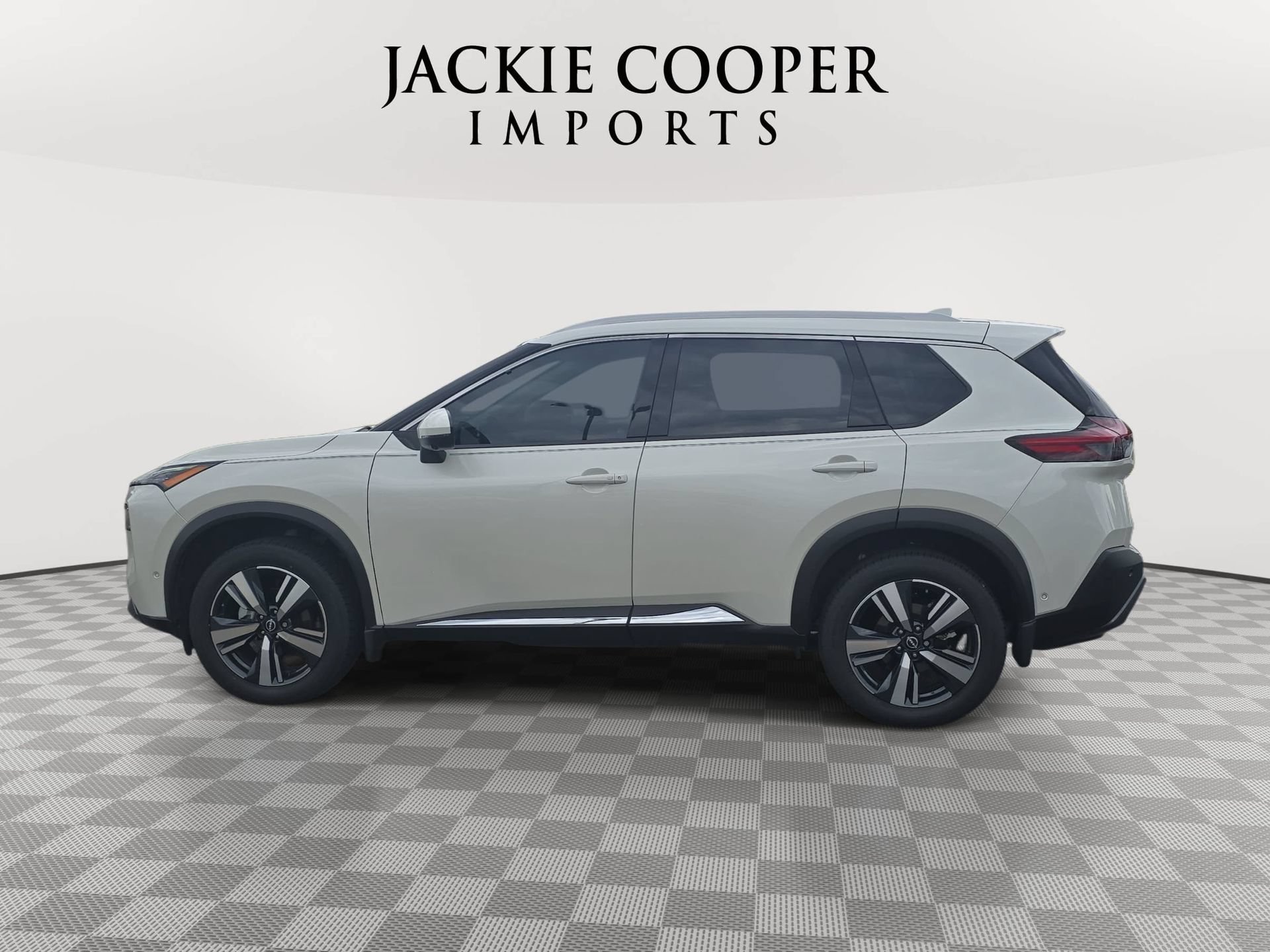 Used 2023 Nissan Rogue SL w/ SL Premium Package FWD image 8