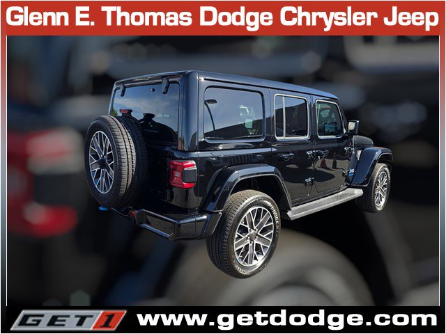 Used 2023 Jeep Wrangler Sahara image 7