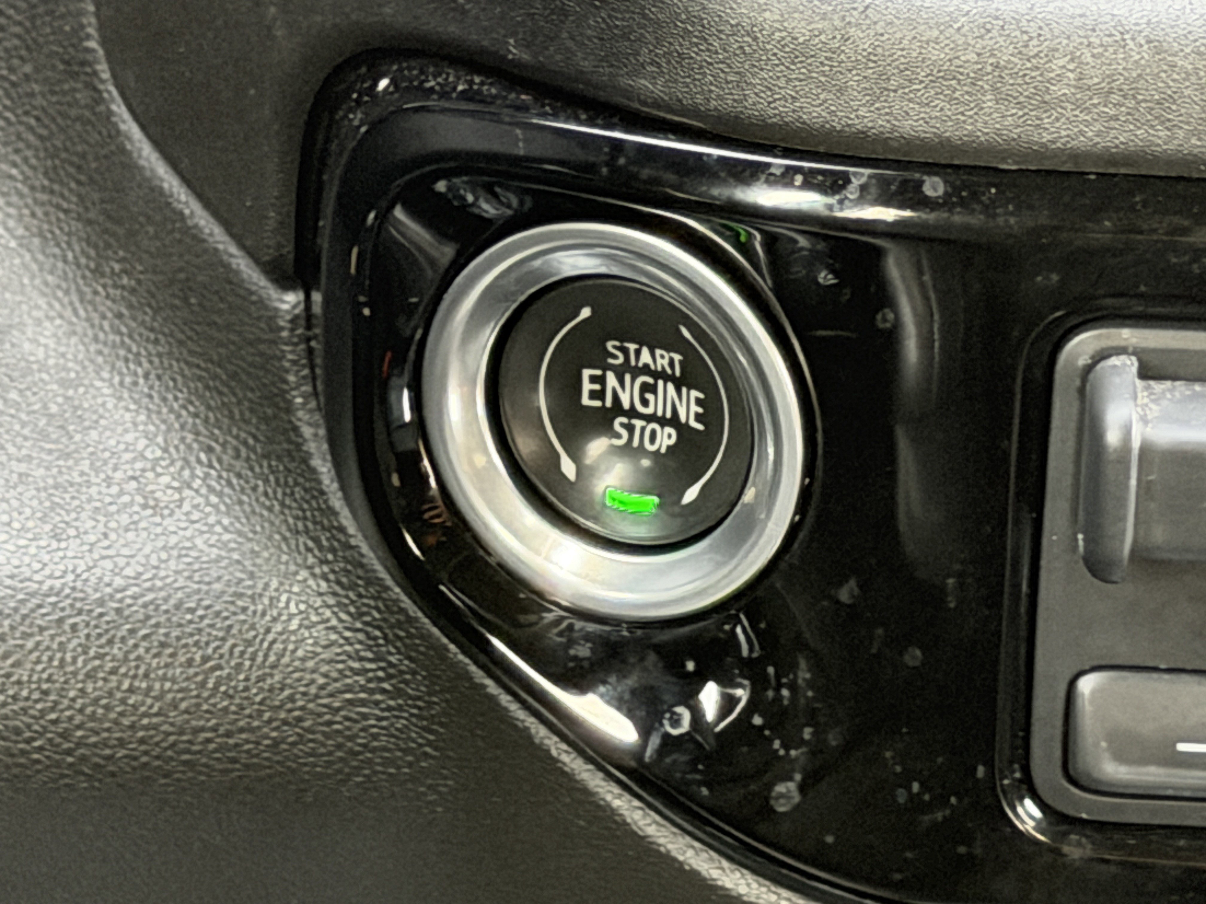Used 2023 Chevrolet Silverado 1500 LTZ AWD/4WD image 41