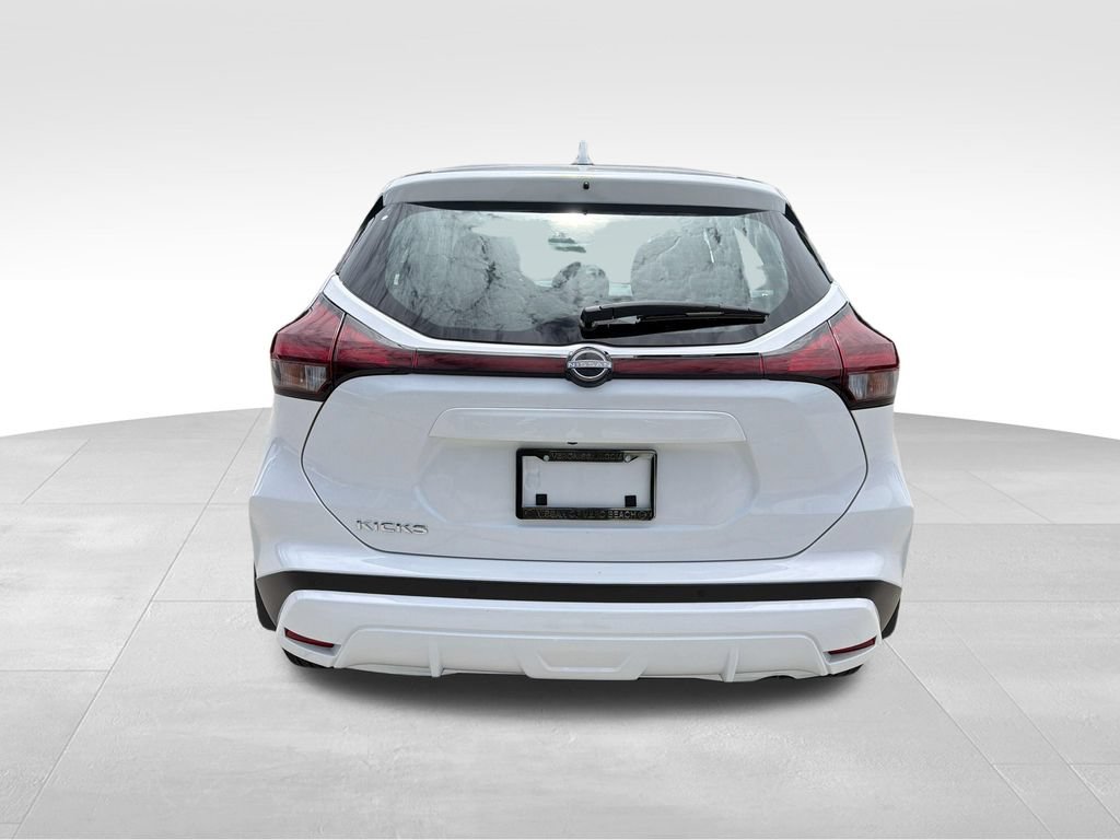 Certified 2025 Nissan Kicks Play S FWD image 7
