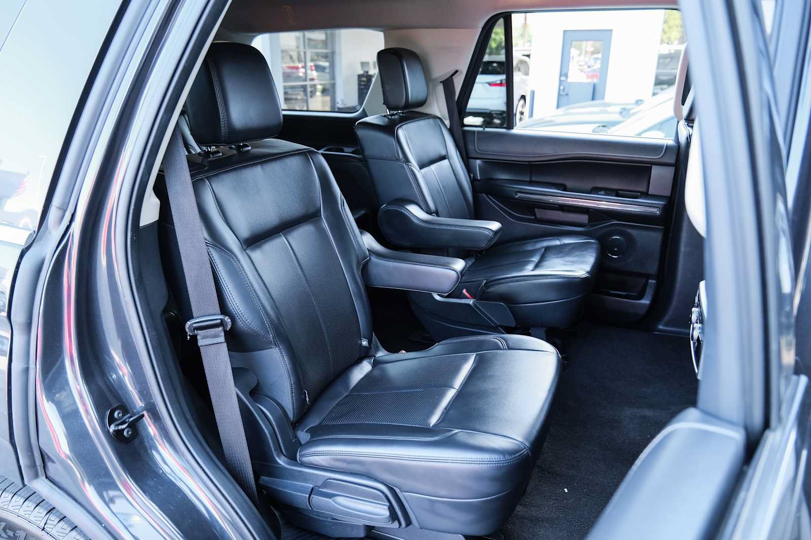 Used 2023 Ford Expedition XLT RWD image 32