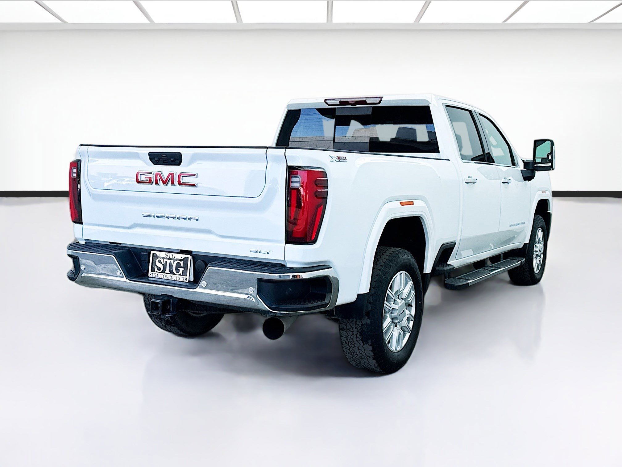 Used 2024 GMC Sierra 2500 SLT w/ SLT Premium Package image 4