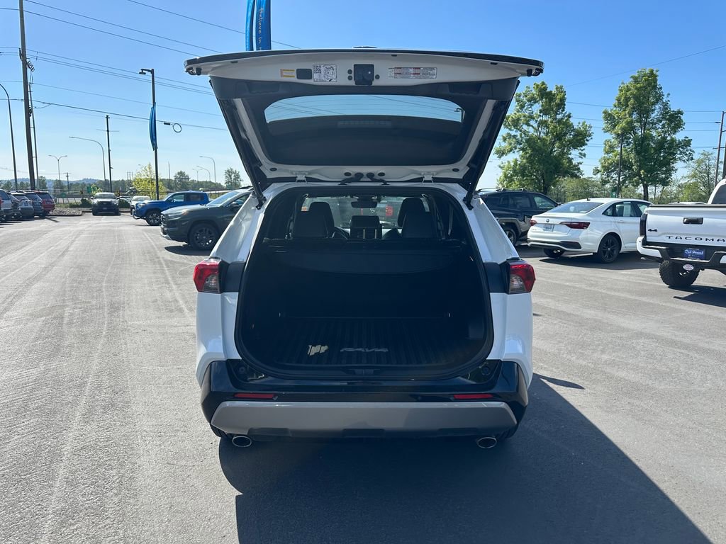 Used 2023 Toyota RAV4 XSE AWD/4WD image 11