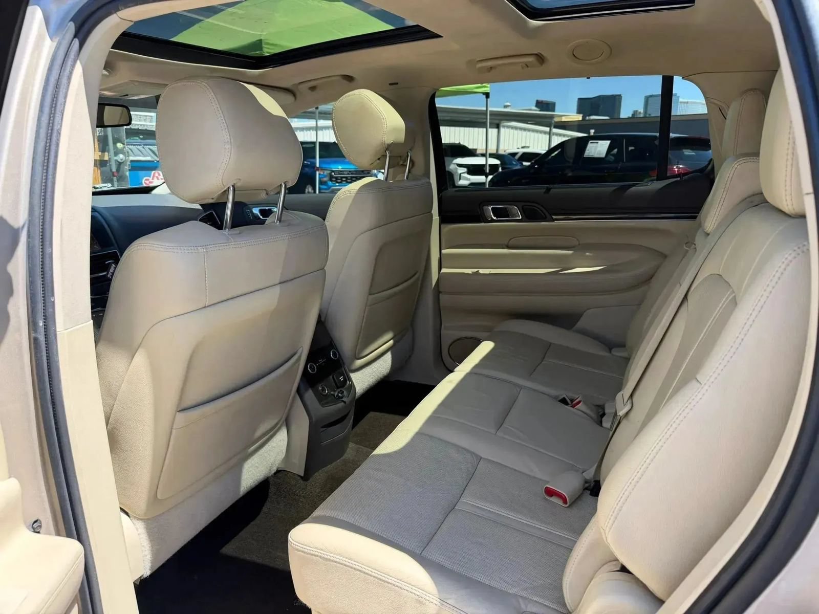 Used 2017 Lincoln MKT AWD image 15