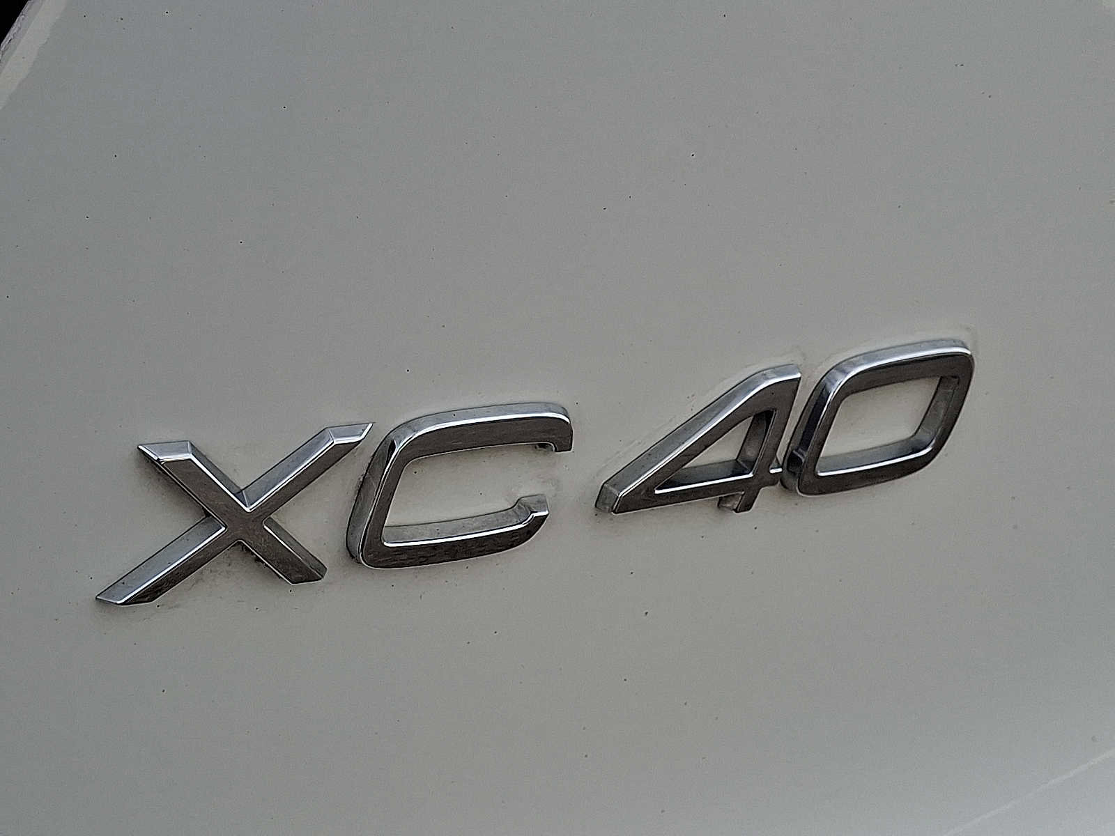 Used 2019 Volvo XC40 T5 Momentum image 31