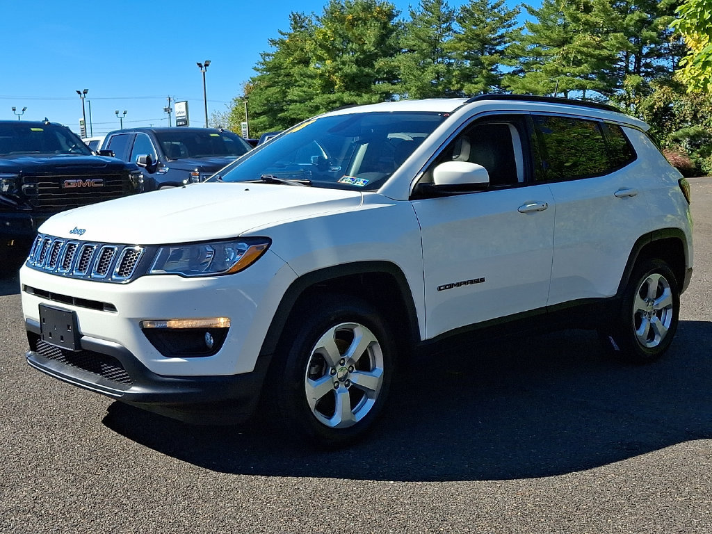 Used 2018 Jeep Compass Latitude AWD/4WD image 3