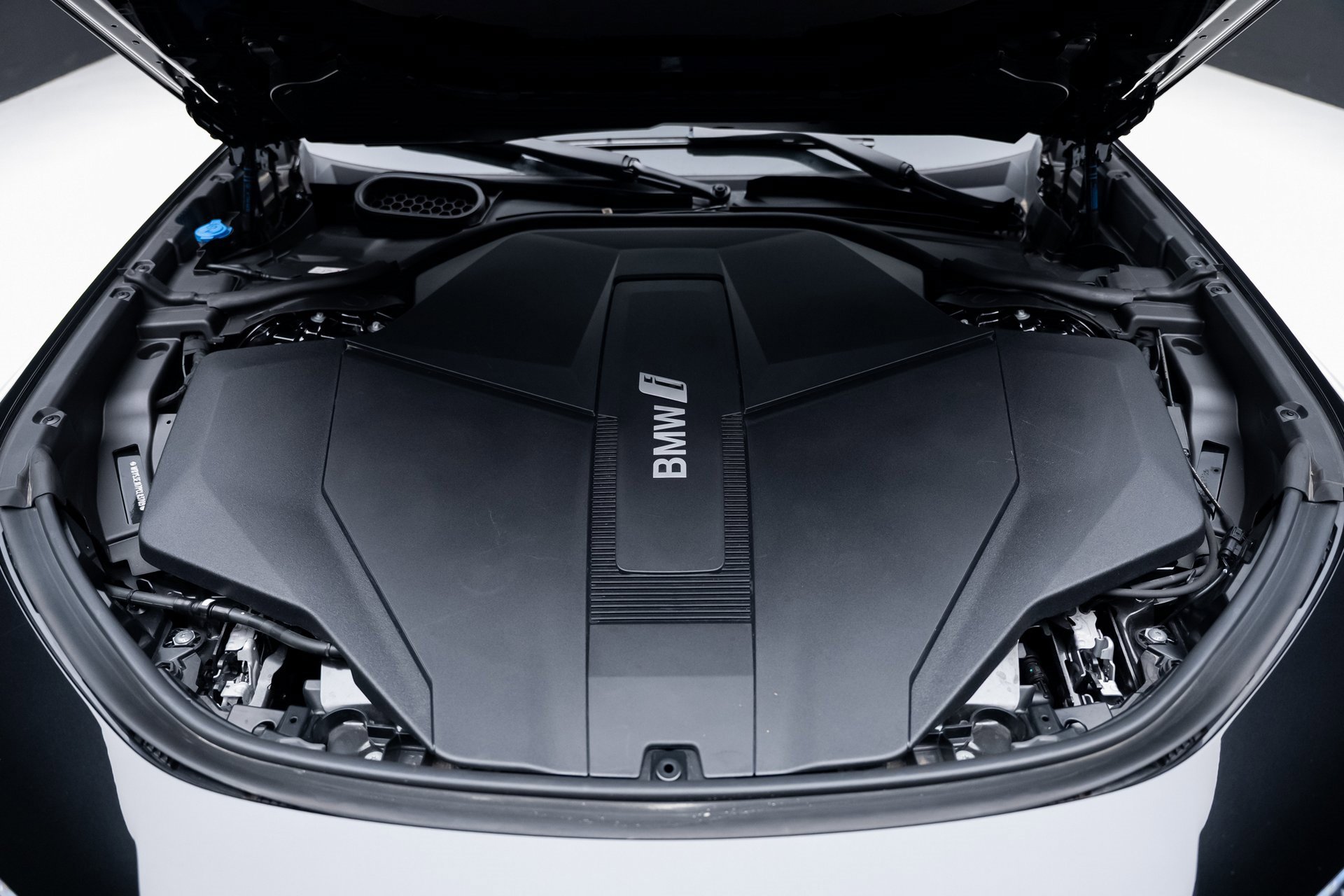 Used 2023 BMW i7 xDrive60 w/ Executive Package 2 image 74