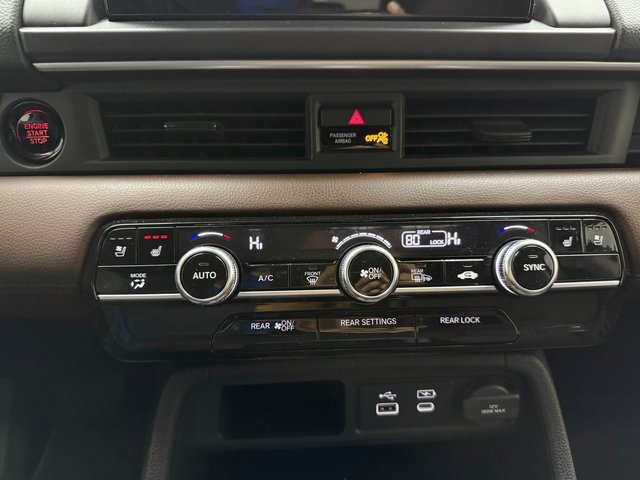 Used 2025 Honda Pilot Elite image 18