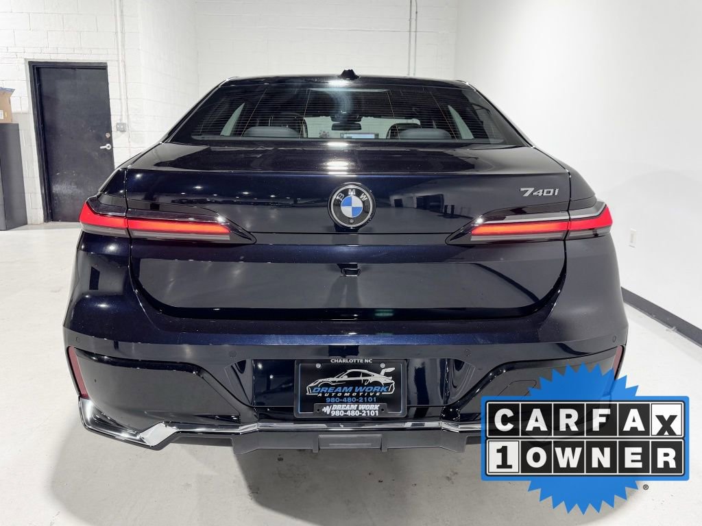 Used 2023 BMW 740i image 10