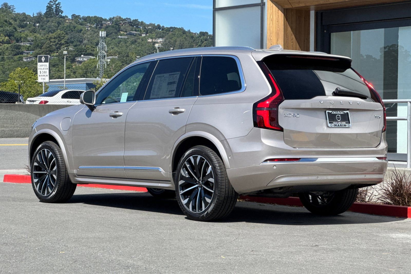 New 2026 Volvo XC90 T8 Plus w/ Protection Package Premier AWD/4WD image 6
