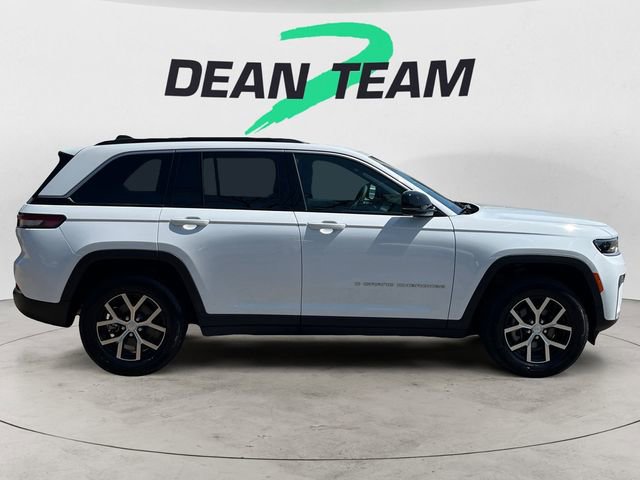 Used 2026 Jeep Grand Cherokee Limited w/ Trailer Tow Package AWD/4WD image 8