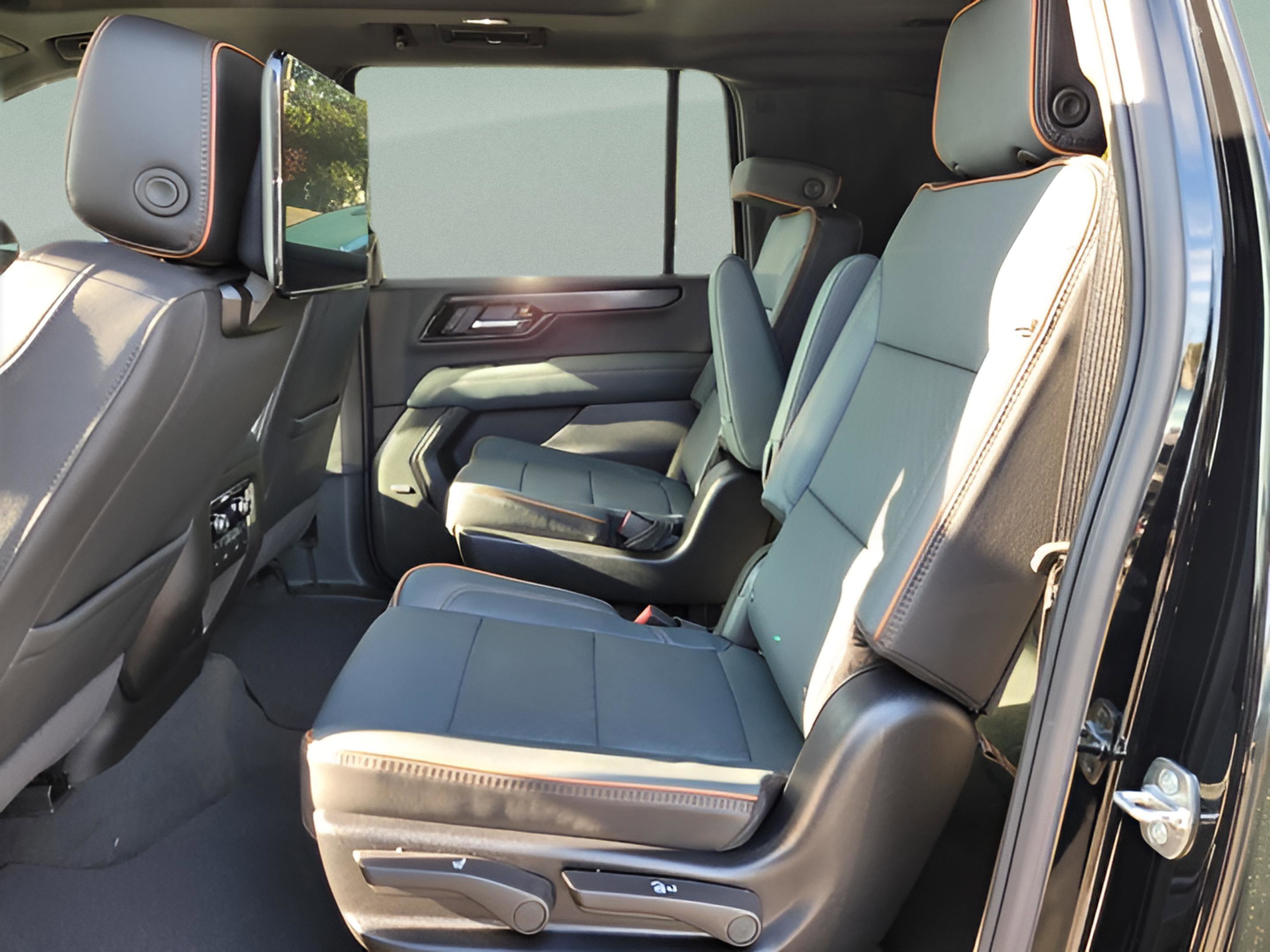 New 2026 GMC Yukon XL AT4 w/ AT4 Premium Plus Package image 16