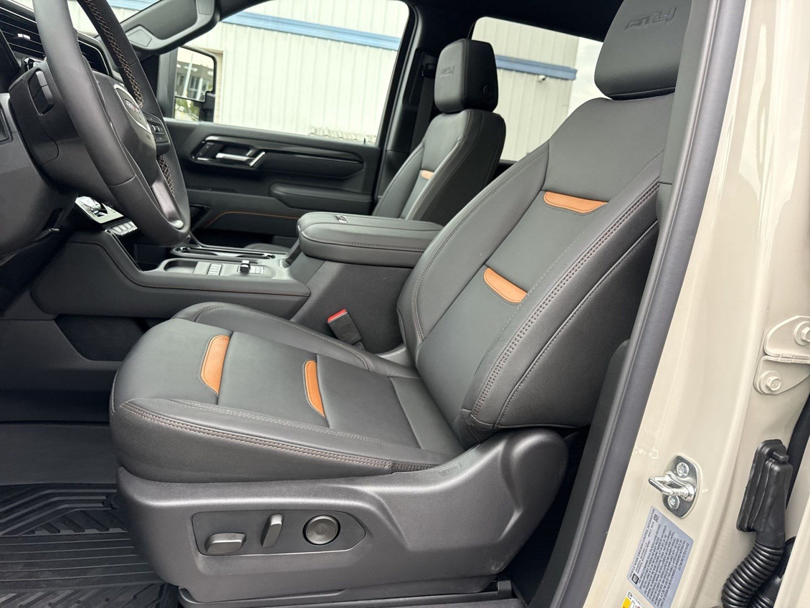 New 2026 GMC Sierra 2500 AT4 w/ AT4 Premium Plus Package AWD/4WD image 10