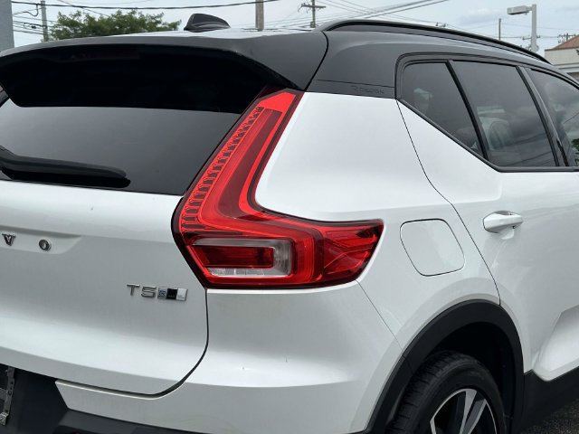 Used 2019 Volvo XC40 T5 R-Design AWD/4WD image 12