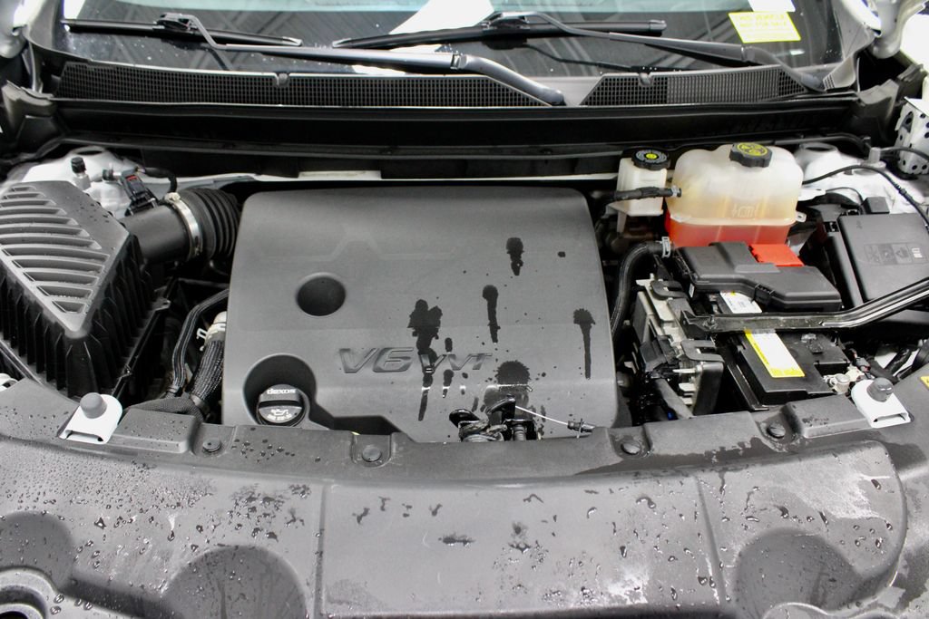 Used 2023 Chevrolet Traverse LT FWD image 18