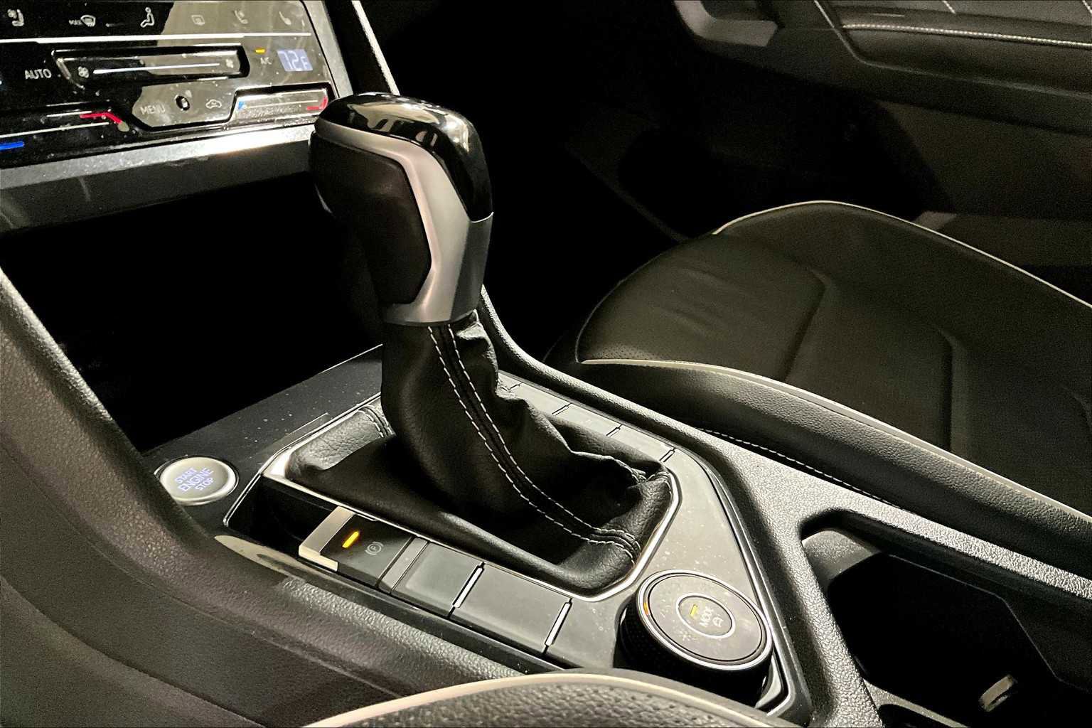 Used 2022 Volkswagen Tiguan SEL R-Line image 15