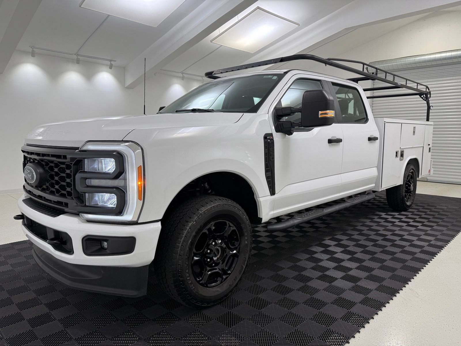 Used 2023 Ford F250 XL w/ STX Appearance Package AWD/4WD image 3