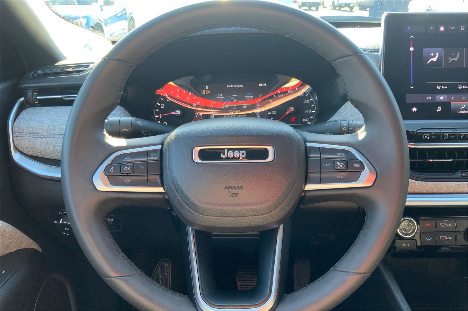 Used 2024 Jeep Compass Latitude AWD/4WD image 16