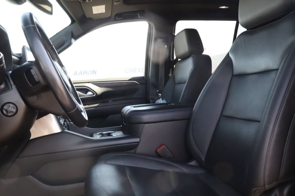 Used 2022 Chevrolet Tahoe Z71 w/ Luxury Package AWD/4WD image 20
