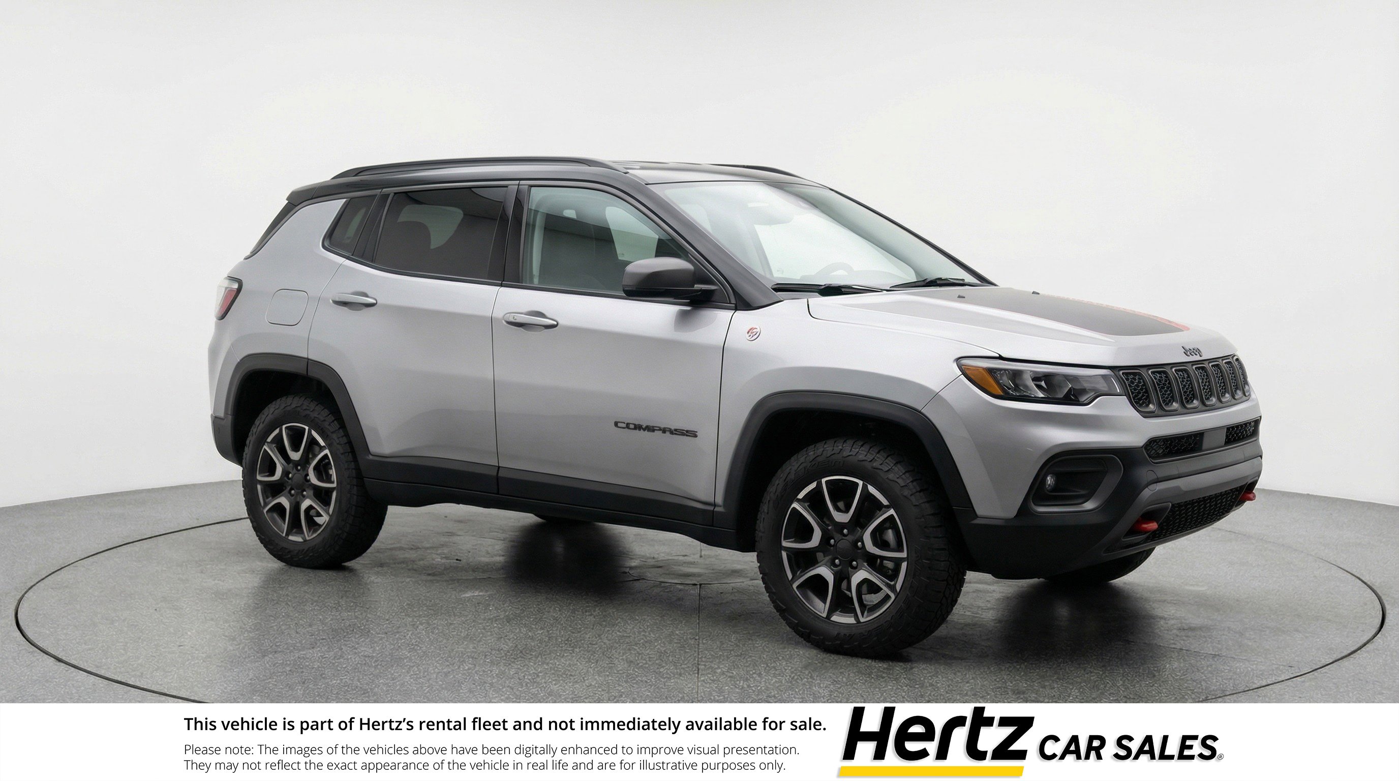 Used 2025 Jeep Compass Trailhawk image 1