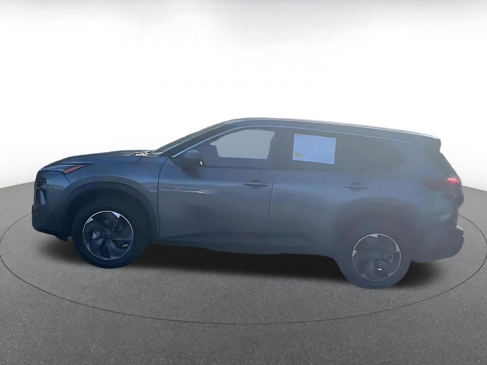 Used 2025 Nissan Rogue SV image 9