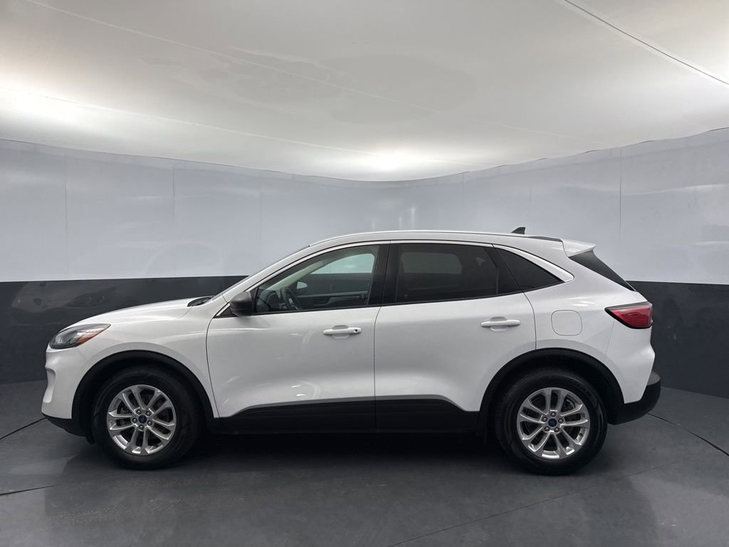 Used 2022 Ford Escape SE FWD image 2