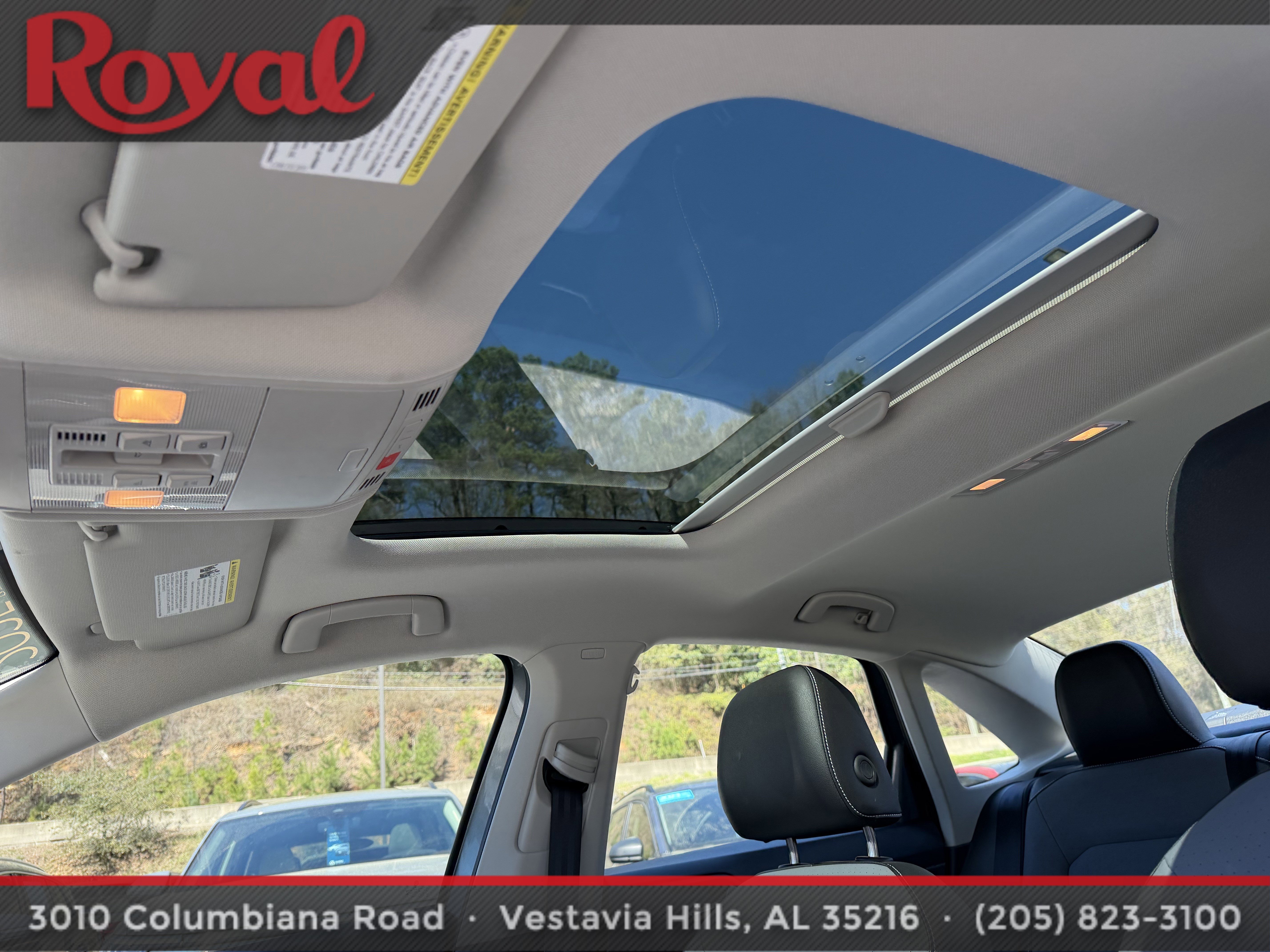 Certified 2025 Volkswagen Jetta SE w/ Sunroof Package image 15