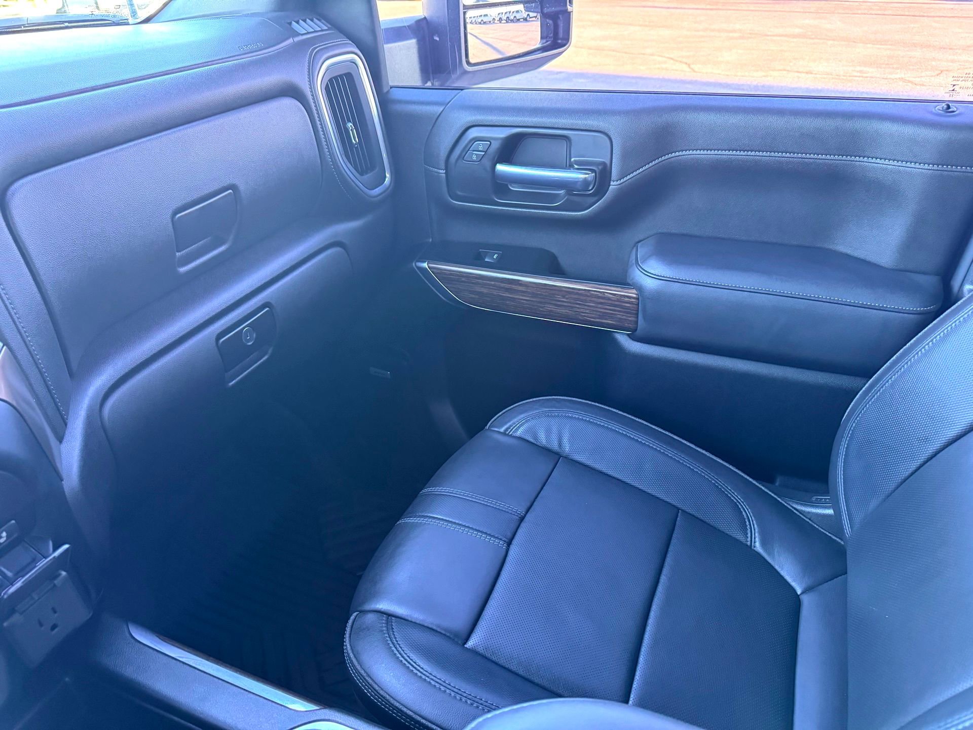 Used 2022 Chevrolet Silverado 2500 High Country w/ Z71 Off-Road Package image 33