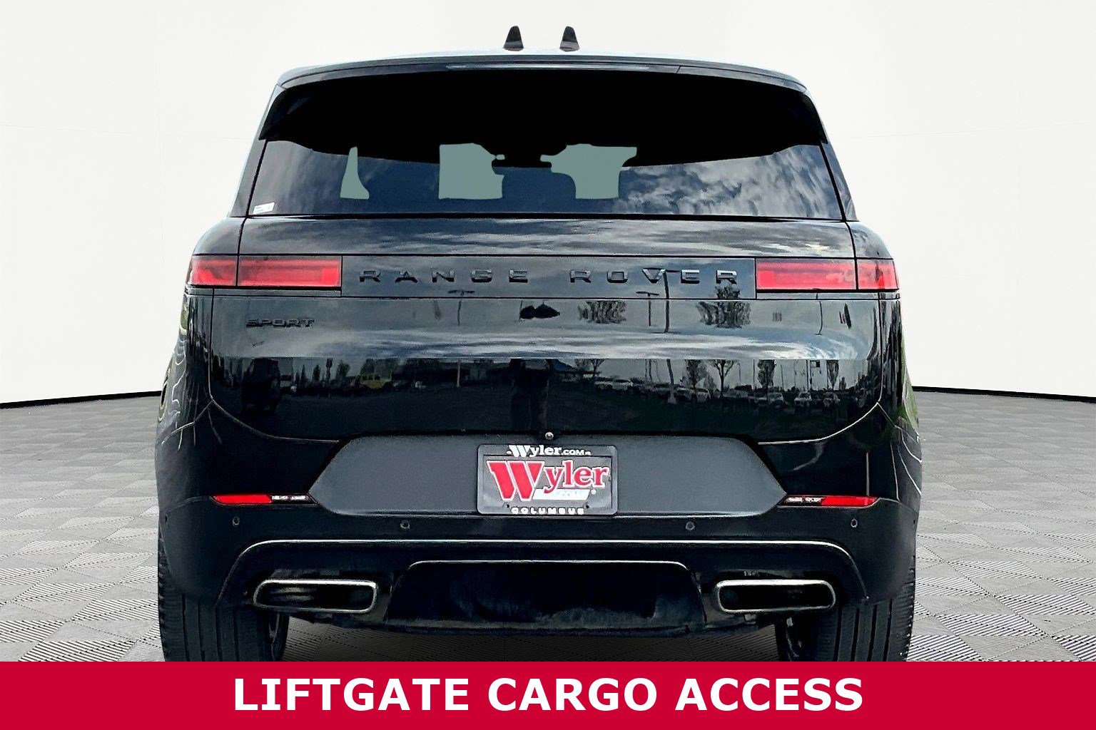 Used 2024 Land Rover Range Rover Sport SE image 5