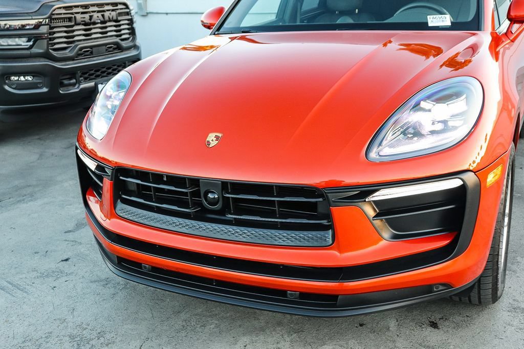 Used 2024 Porsche Macan AWD/4WD image 6