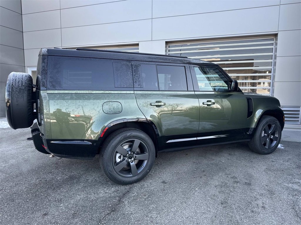 New 2026 Land Rover Defender 130 X-Dynamic SE image 6