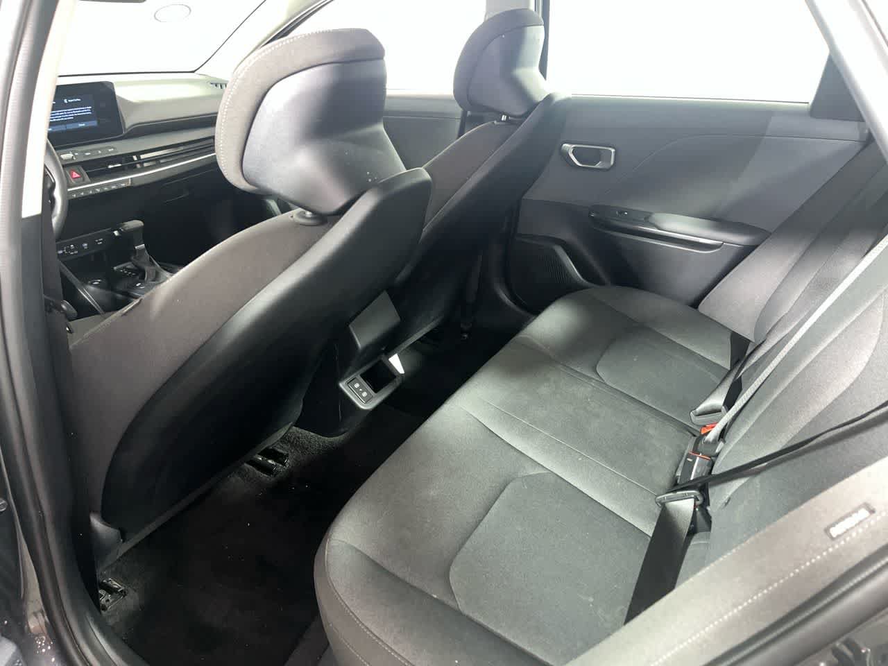 Used 2025 Kia K4 FWD image 25