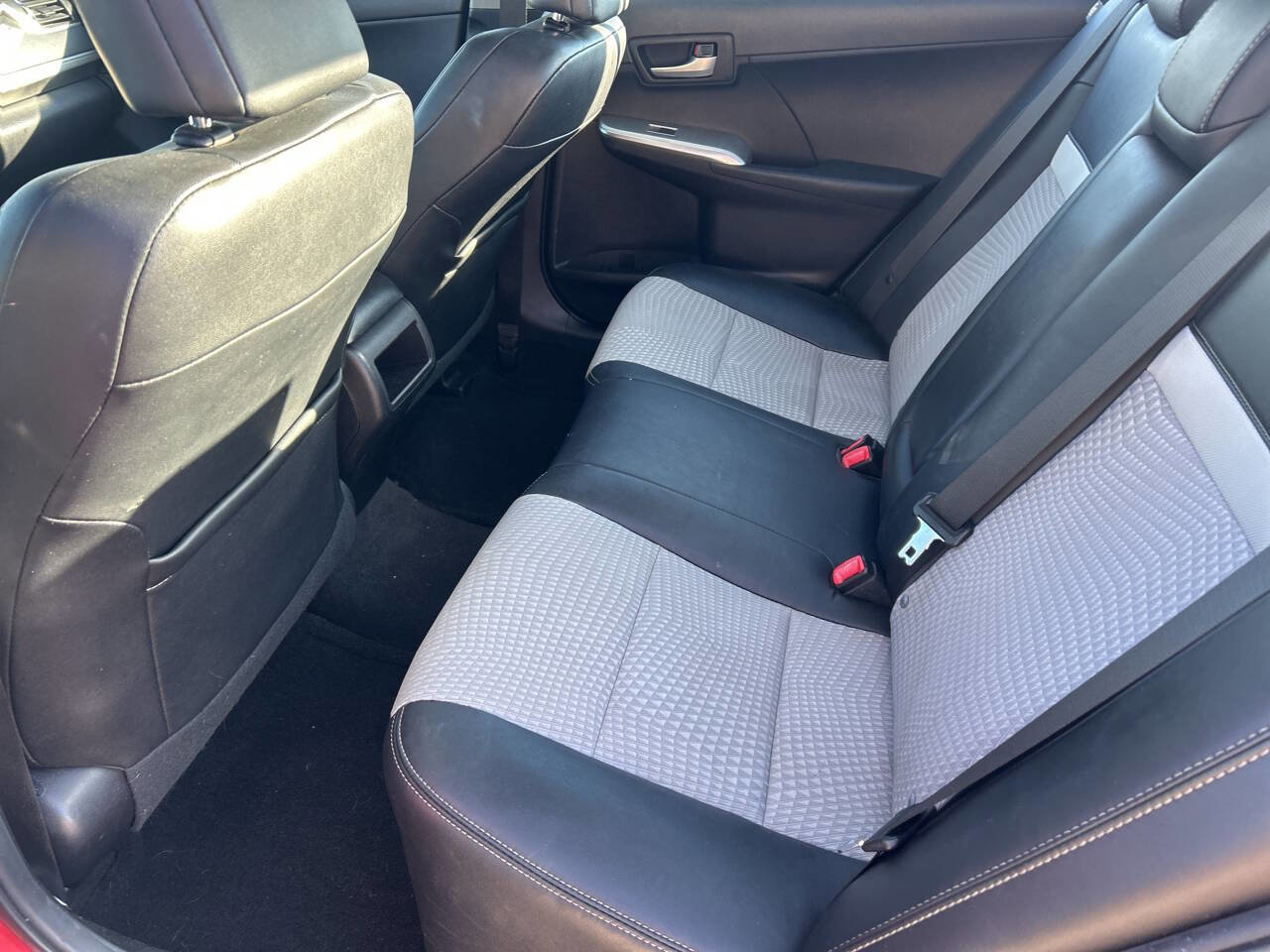 Used 2012 Toyota Camry SE image 16