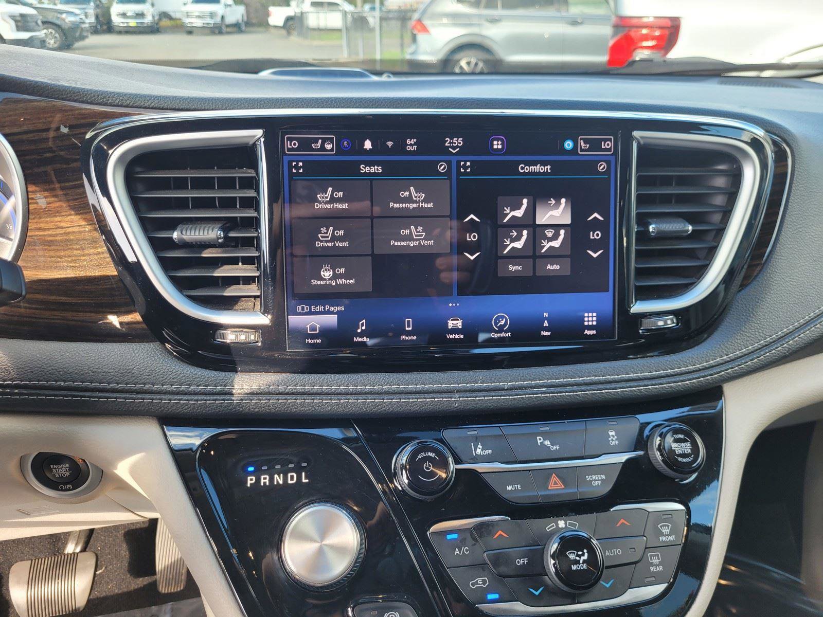 Used 2023 Chrysler Pacifica Limited image 15