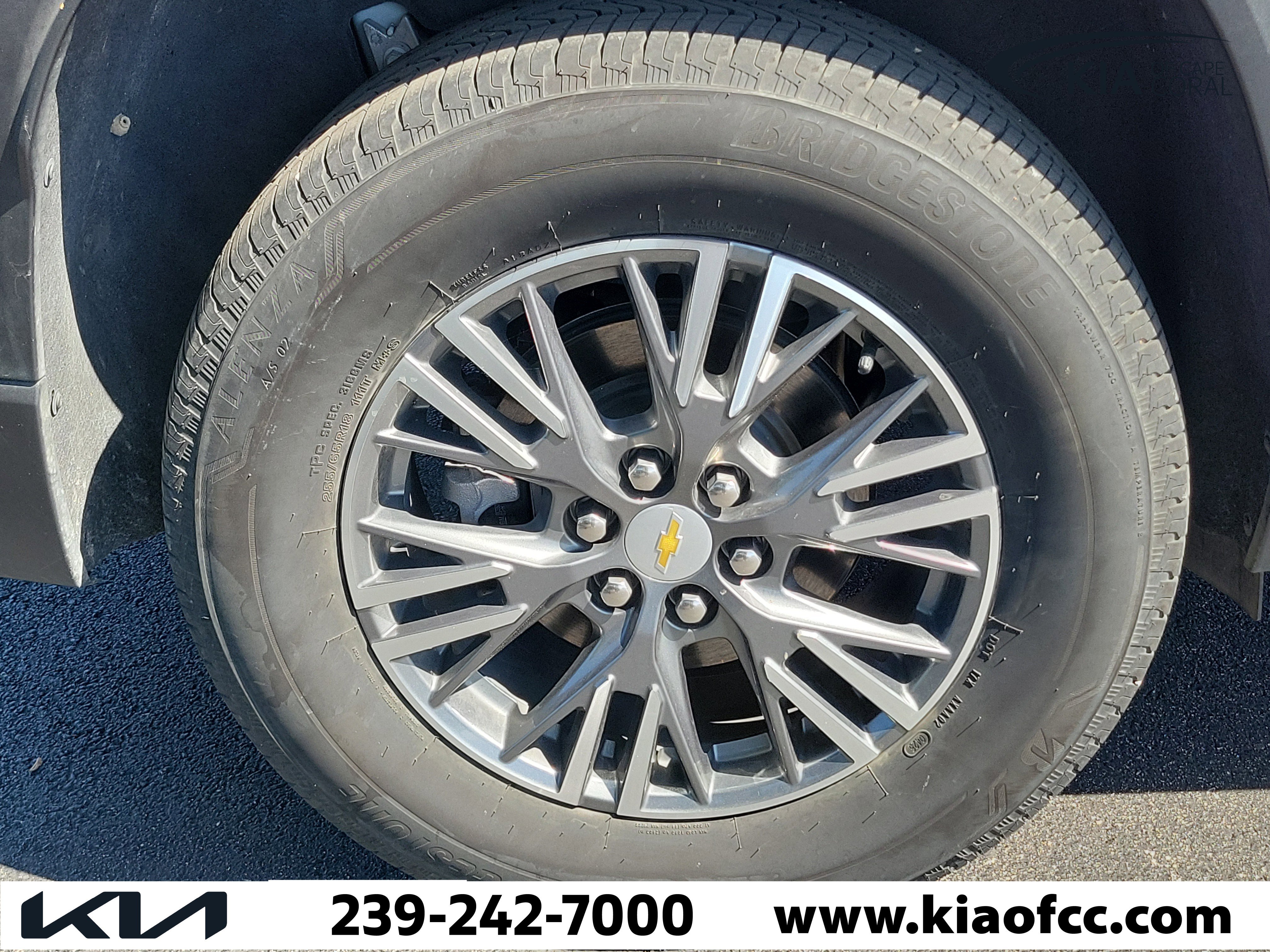 Used 2025 Chevrolet Traverse LT image 6