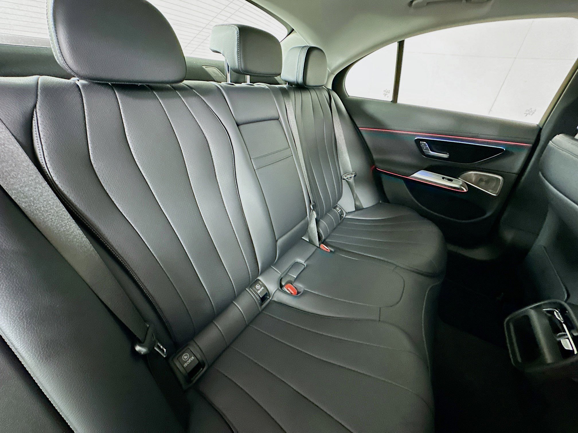 Used 2025 Mercedes-Benz E 450 4MATIC Sedan w/ MBUS Superscreen Package image 26