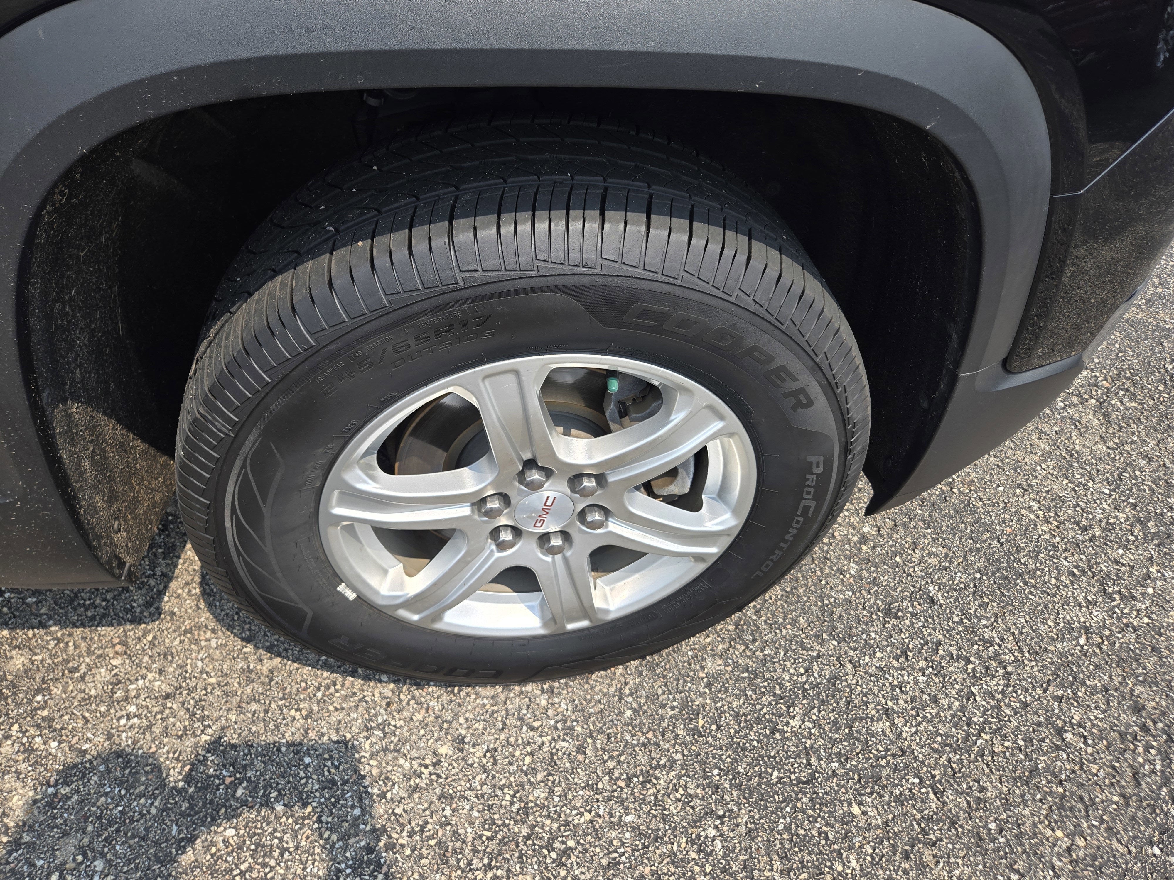 Used 2019 GMC Acadia SLE w/ LPO, Floor Liner Package image 12