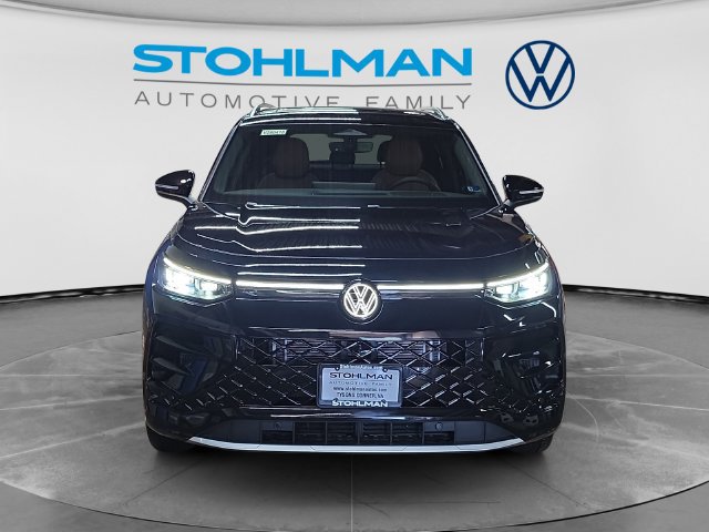 New 2026 Volkswagen Tiguan SEL R-Line AWD/4WD image 2