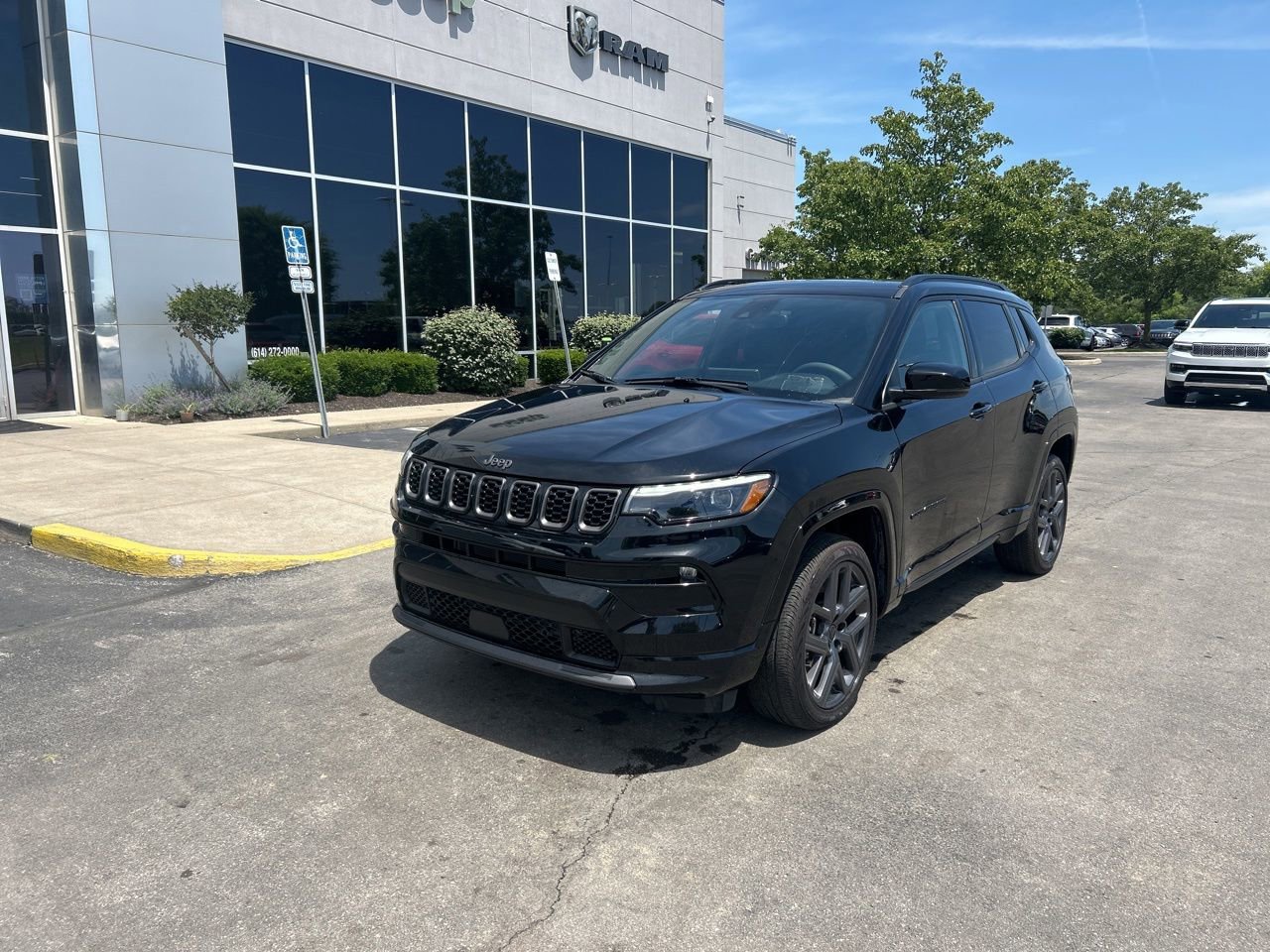 Used 2025 Jeep Compass Limited w/ High Altitude Package AWD/4WD image 7