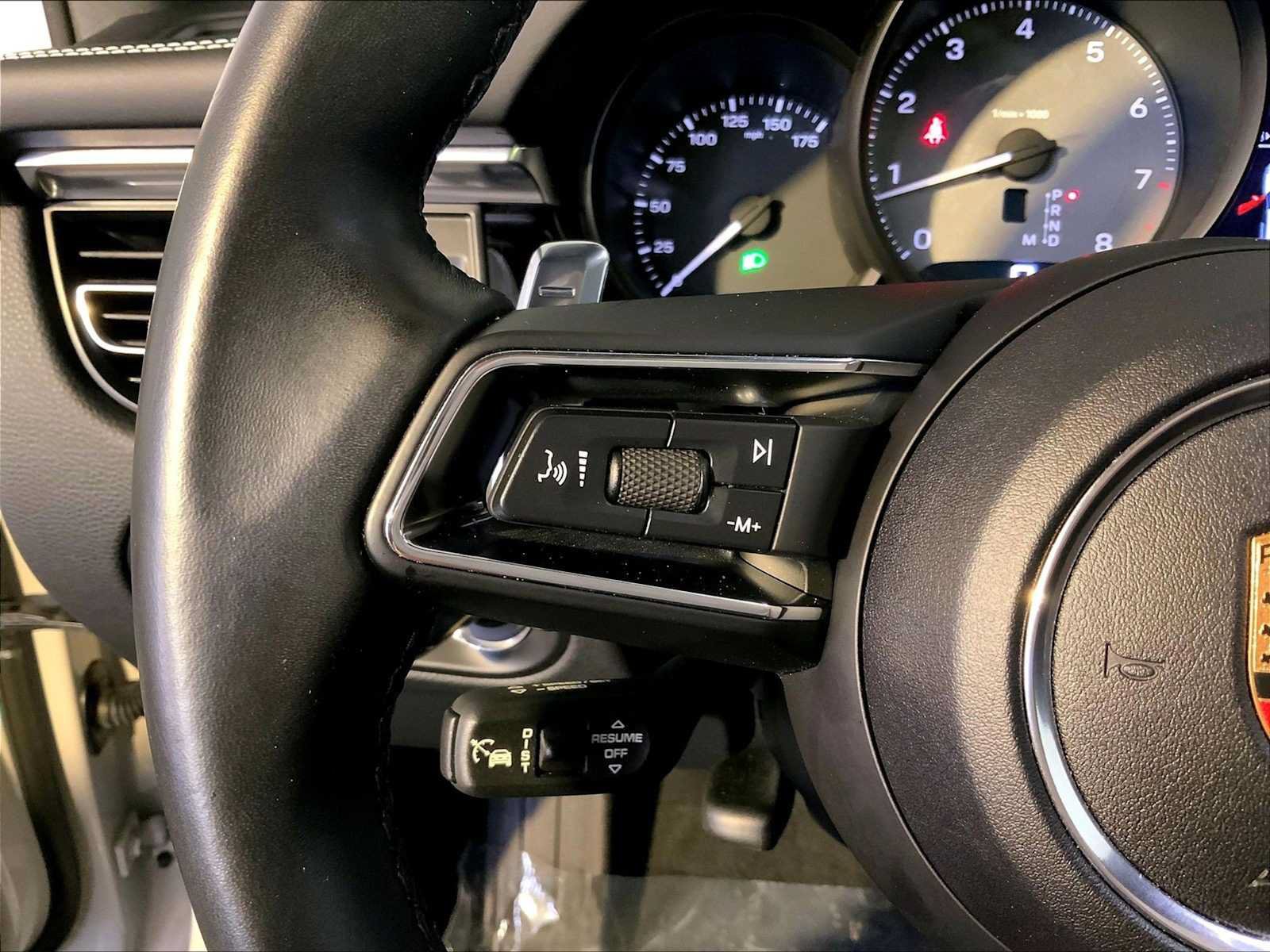Certified 2024 Porsche Macan S AWD/4WD image 27