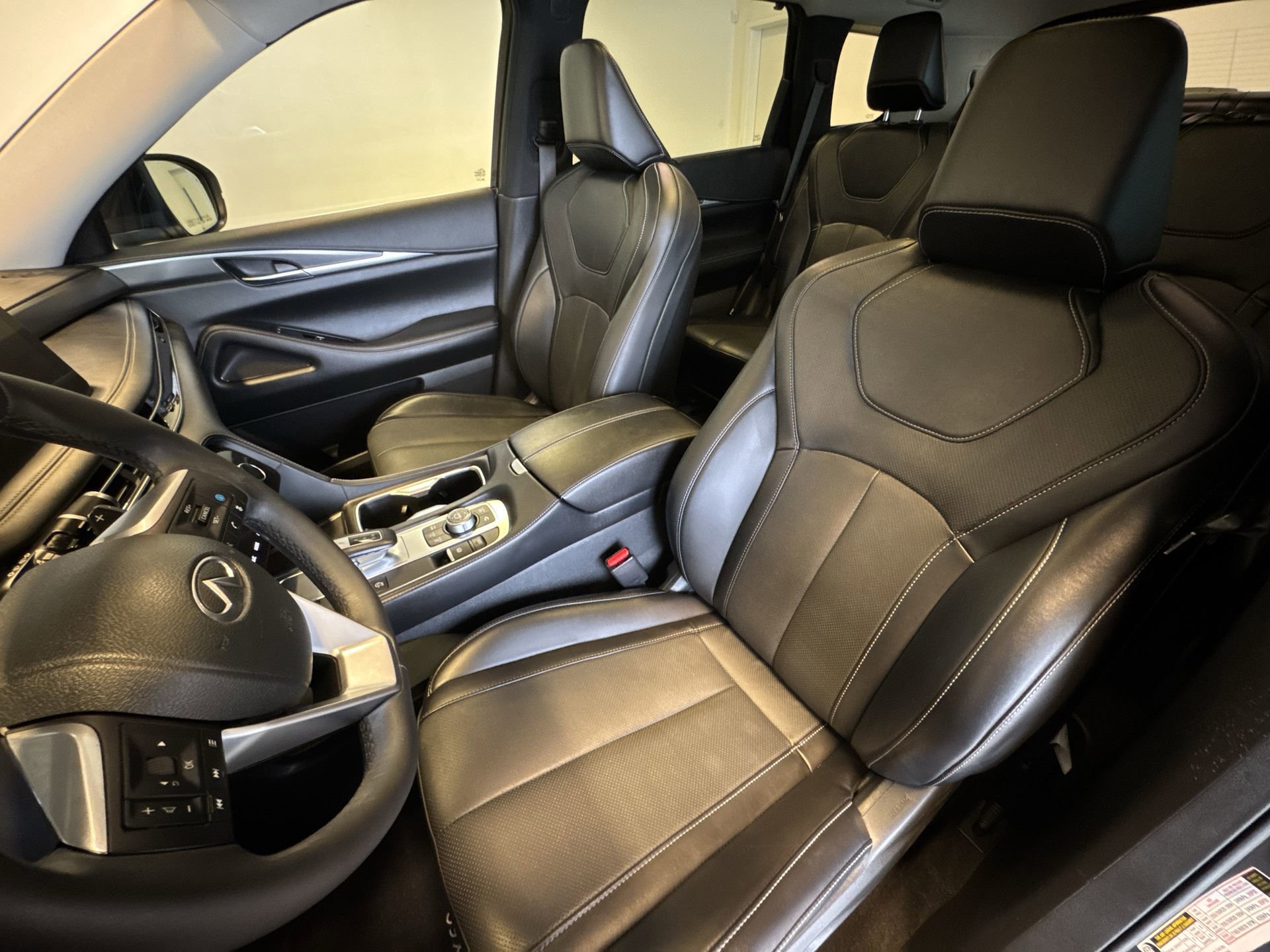 Certified 2023 INFINITI QX60 Luxe w/ Cargo Package AWD/4WD image 10