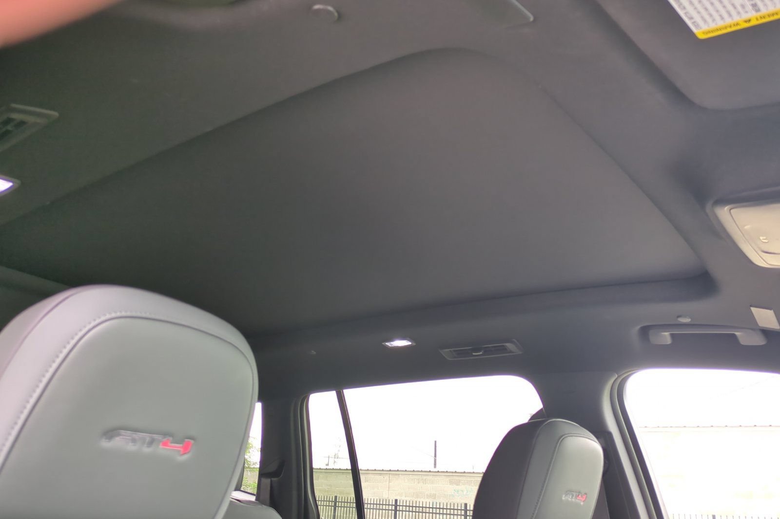 Used 2025 GMC Acadia AT4 w/ Luxury Package AWD/4WD image 19