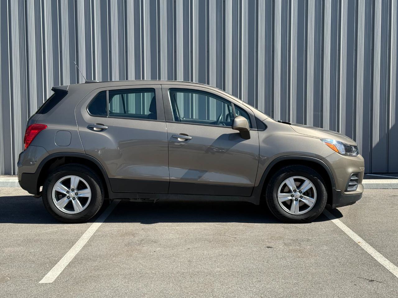 Used 2020 Chevrolet Trax LS FWD image 4