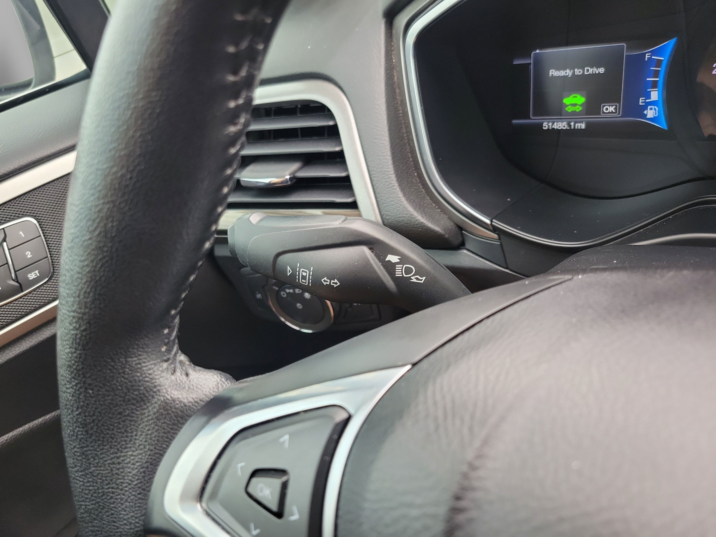 Used 2020 Ford Fusion SEL FWD image 24