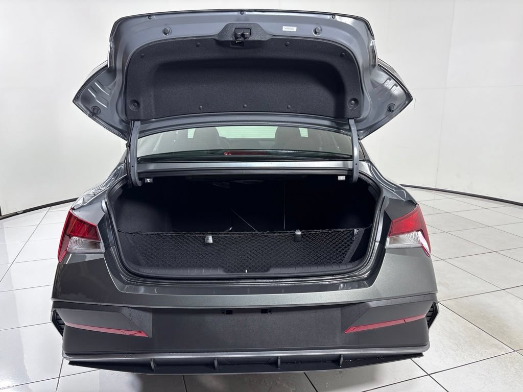 New 2026 Hyundai Elantra SEL Sport FWD image 26