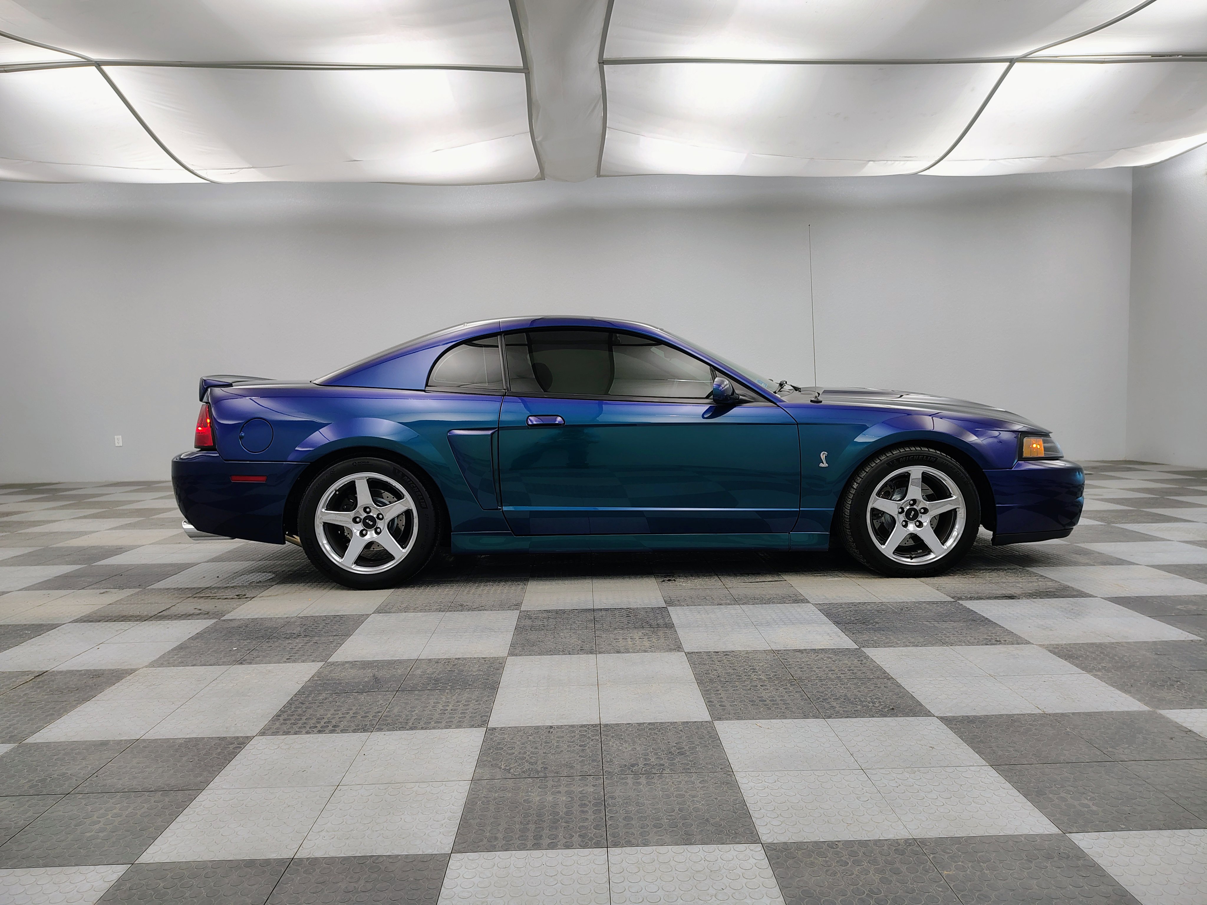 Used 2004 Ford Mustang Cobra RWD image 10