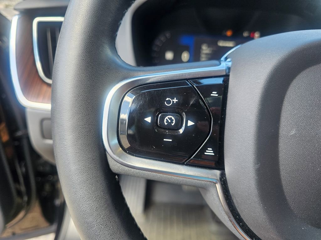 Certified 2023 Volvo XC60 B5 Plus image 24