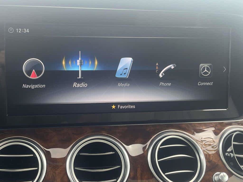 Used 2018 Mercedes-Benz E 400 4MATIC Sedan image 22