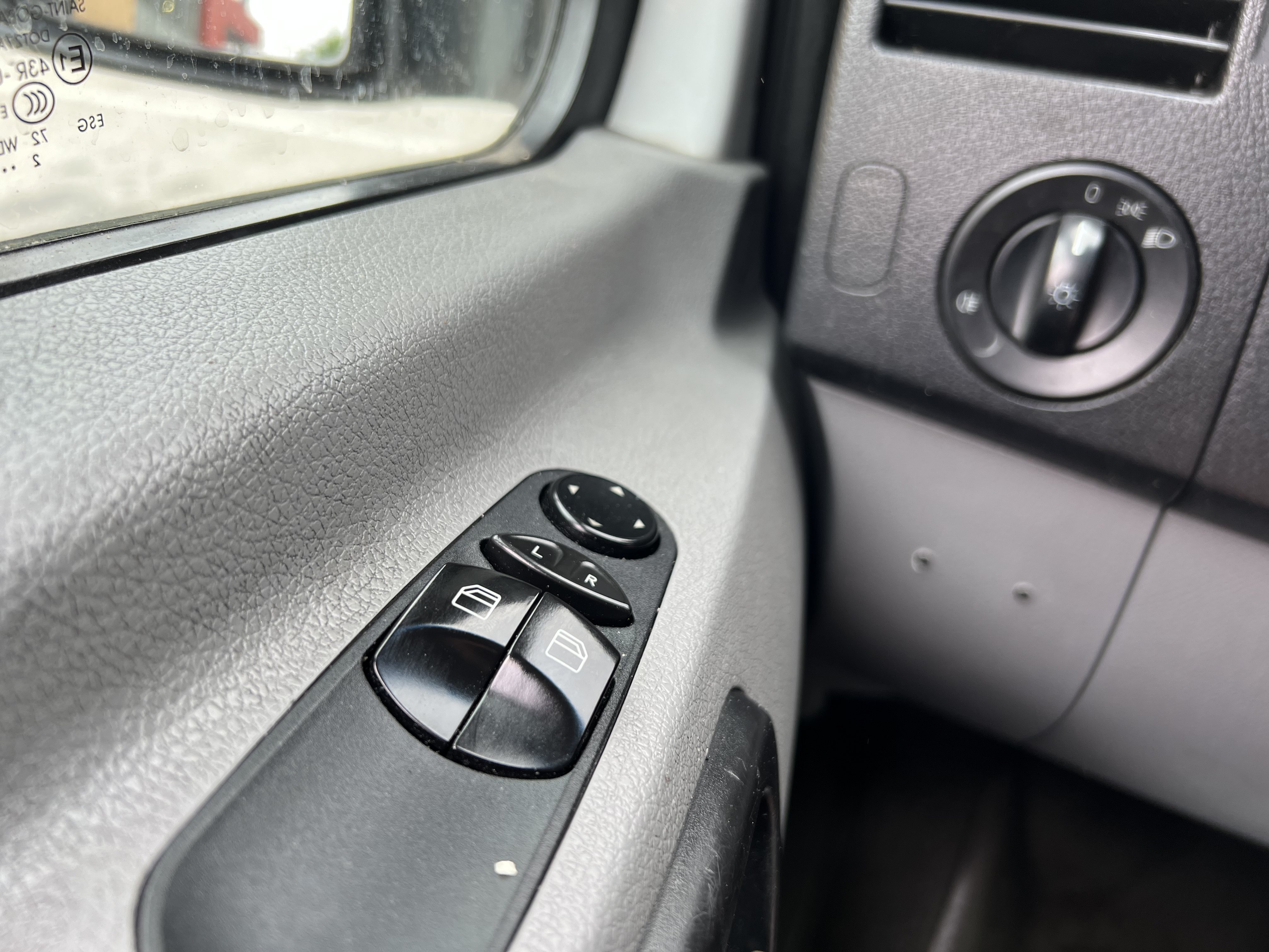 Used 2013 Mercedes-Benz Sprinter 2500 image 23